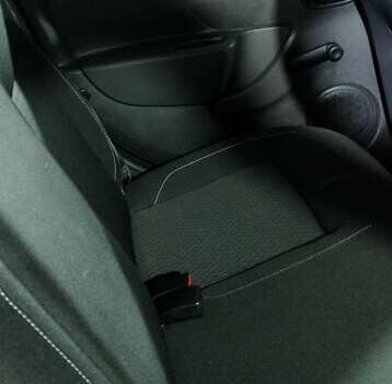 Красный Рено Сандеро, объемом двигателя 0.9 л и пробегом 48 тыс. км за 9678 $, фото 6 на Automoto.ua