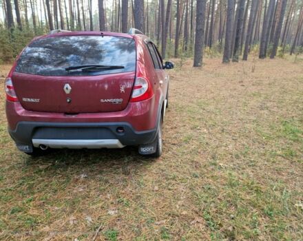 Красный Рено Сандеро, объемом двигателя 1.6 л и пробегом 97 тыс. км за 7000 $, фото 4 на Automoto.ua