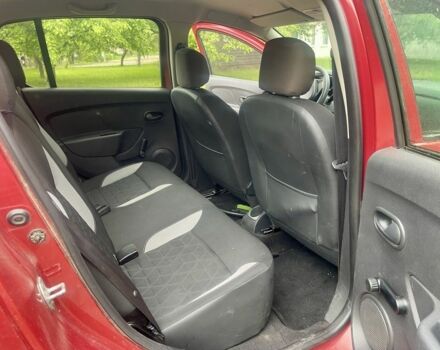Красный Рено Сандеро, объемом двигателя 1.5 л и пробегом 122 тыс. км за 7800 $, фото 6 на Automoto.ua