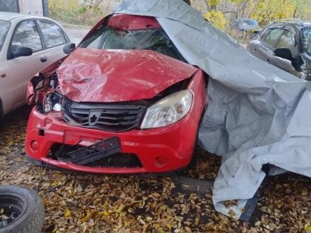 Рено Сандеро 2006 в Харькове на Automoto.ua Красный Рено Сандеро, объемом двигателя 1 л и пробегом 140 тыс. км за 1500 $, фото 1 на Automoto.ua