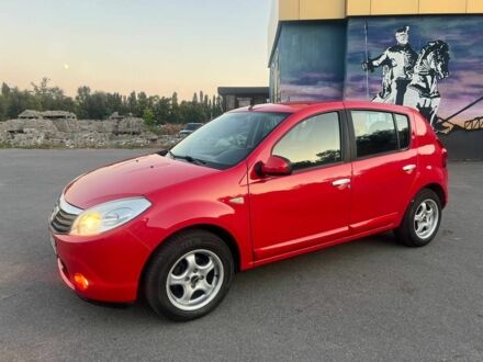 Рено Сандеро 2008 в Купянске на Automoto.ua Красный Рено Сандеро, объемом двигателя 1.6 л и пробегом 232 тыс. км за 4650 $, фото 1 на Automoto.ua