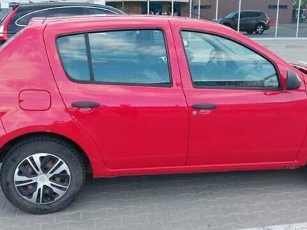 Рено Сандеро 2009 в Киеве на Automoto.ua Красный Рено Сандеро, объемом двигателя 1.4 л и пробегом 131 тыс. км за 4400 $, фото 1 на Automoto.ua
