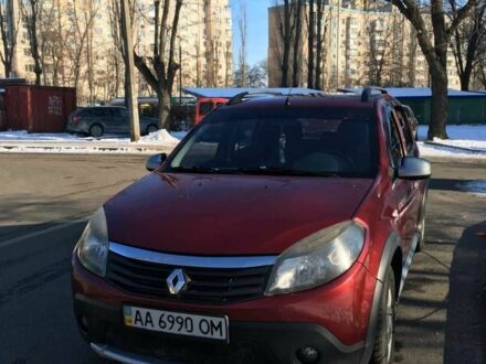 Рено Сандеро 2011 у Києві на Automoto.ua Червоний Рено Сандеро, об'ємом двигуна 1.6 л та пробігом 251 тис. км за 6500 $, фото 1 на Automoto.ua
