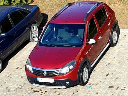 Рено Сандеро 2012 у Львові на Automoto.ua Червоний Рено Сандеро, об'ємом двигуна 1.6 л та пробігом 125 тис. км за 7850 $, фото 1 на Automoto.ua