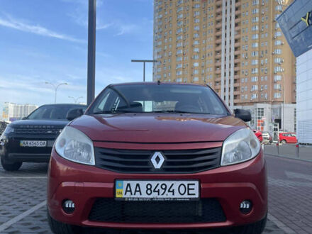 Рено Сандеро 2012 у Києві на Automoto.ua Червоний Рено Сандеро, об'ємом двигуна 1.39 л та пробігом 258 тис. км за 4900 $, фото 1 на Automoto.ua
