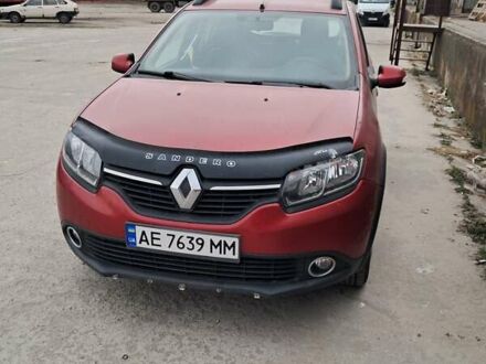 Рено Сандеро 2013 в Запорожье на Automoto.ua Красный Рено Сандеро, объемом двигателя 1.46 л и пробегом 200 тыс. км за 6500 $, фото 1 на Automoto.ua