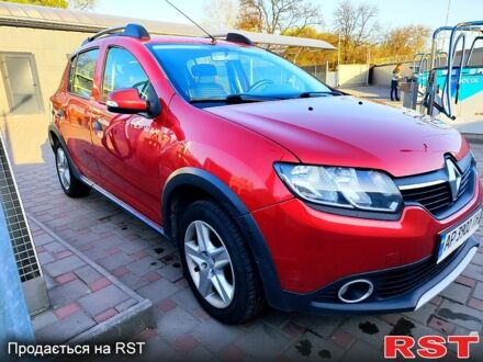 Рено Сандеро 2014 у Запоріжжя на Automoto.ua Червоний Рено Сандеро, об'ємом двигуна 1.5 л та пробігом 193 тис. км за 8300 $, фото 1 на Automoto.ua