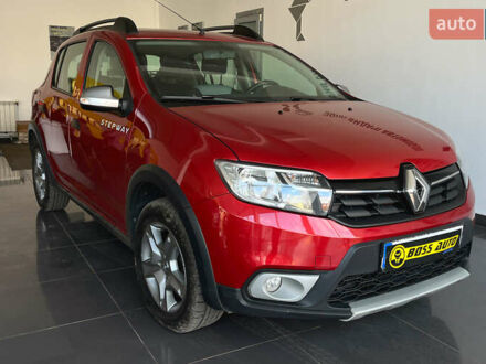 Рено Сандеро 2018 в Червонограде на Automoto.ua Красный Рено Сандеро, объемом двигателя 1.5 л и пробегом 126 тыс. км за 11500 $, фото 1 на Automoto.ua