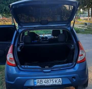 Рено Сандеро, объемом двигателя 1.39 л и пробегом 189 тыс. км за 4500 $, фото 3 на Automoto.ua