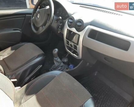 Серый Рено Сандеро, объемом двигателя 1.39 л и пробегом 175 тыс. км за 4600 $, фото 3 на Automoto.ua