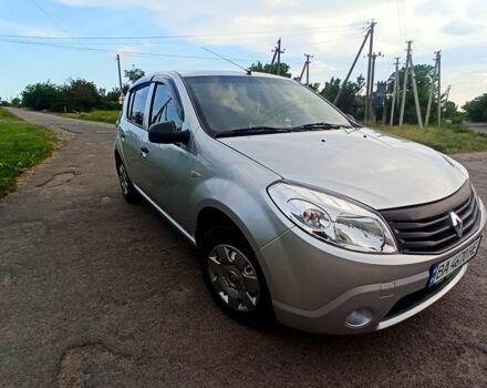 Серый Рено Сандеро, объемом двигателя 1.4 л и пробегом 232 тыс. км за 4200 $, фото 2 на Automoto.ua