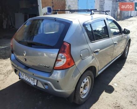 Серый Рено Сандеро, объемом двигателя 1.39 л и пробегом 175 тыс. км за 4600 $, фото 2 на Automoto.ua
