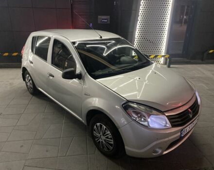 Серый Рено Сандеро, объемом двигателя 1.4 л и пробегом 312 тыс. км за 3500 $, фото 1 на Automoto.ua