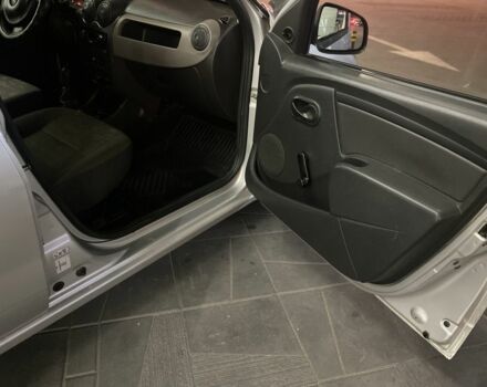 Серый Рено Сандеро, объемом двигателя 1.4 л и пробегом 312 тыс. км за 3500 $, фото 18 на Automoto.ua