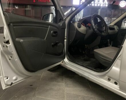 Серый Рено Сандеро, объемом двигателя 1.4 л и пробегом 312 тыс. км за 3500 $, фото 16 на Automoto.ua