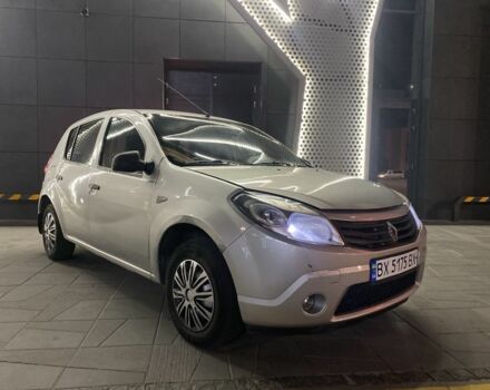 Серый Рено Сандеро, объемом двигателя 1.4 л и пробегом 312 тыс. км за 3500 $, фото 2 на Automoto.ua