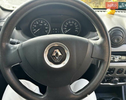 Рено Сандеро 2011 в Лубнах на Automoto.ua Серый Рено Сандеро, объемом двигателя 1.39 л и пробегом 138 тыс. км за 5850 $, фото 11 на Automoto.ua
