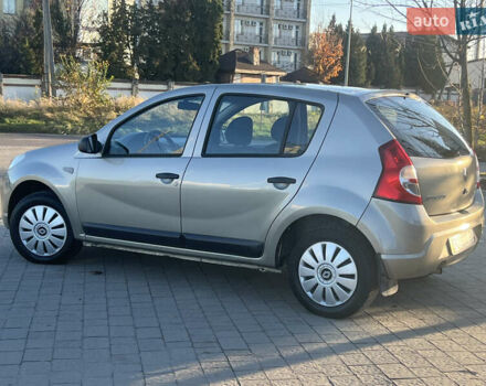 Серый Рено Сандеро, объемом двигателя 1.39 л и пробегом 200 тыс. км за 3900 $, фото 2 на Automoto.ua