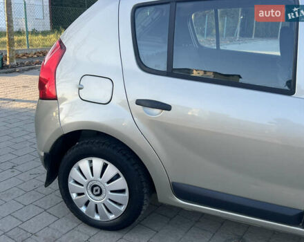 Серый Рено Сандеро, объемом двигателя 1.39 л и пробегом 200 тыс. км за 3900 $, фото 24 на Automoto.ua