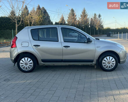 Серый Рено Сандеро, объемом двигателя 1.39 л и пробегом 200 тыс. км за 3900 $, фото 14 на Automoto.ua