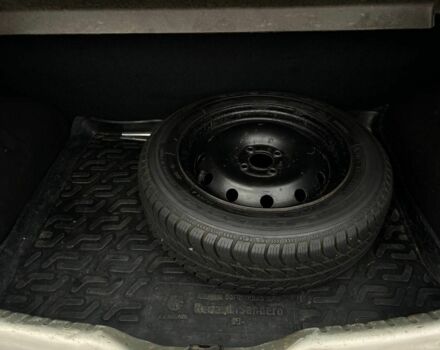 Серый Рено Сандеро, объемом двигателя 1.4 л и пробегом 202 тыс. км за 5400 $, фото 17 на Automoto.ua