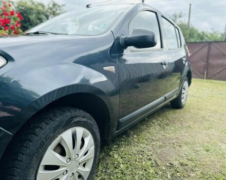 Серый Рено Сандеро, объемом двигателя 1.1 л и пробегом 250 тыс. км за 3900 $, фото 1 на Automoto.ua