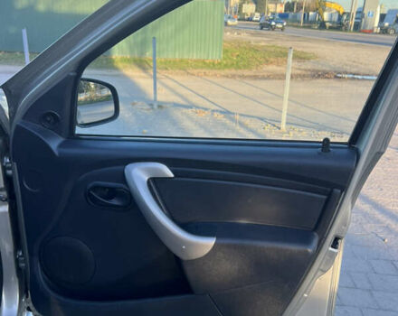 Серый Рено Сандеро, объемом двигателя 1.39 л и пробегом 200 тыс. км за 3900 $, фото 44 на Automoto.ua