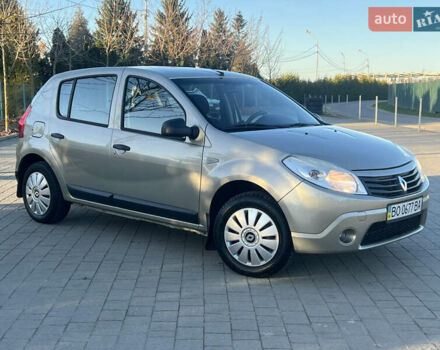 Серый Рено Сандеро, объемом двигателя 1.39 л и пробегом 200 тыс. км за 3900 $, фото 6 на Automoto.ua