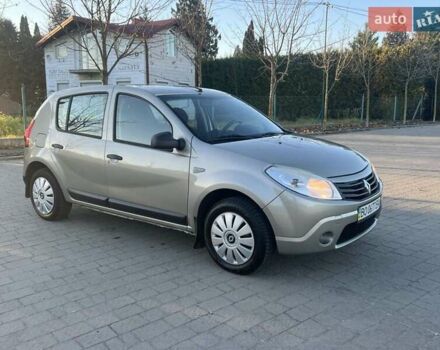 Серый Рено Сандеро, объемом двигателя 1.39 л и пробегом 201 тыс. км за 4690 $, фото 1 на Automoto.ua