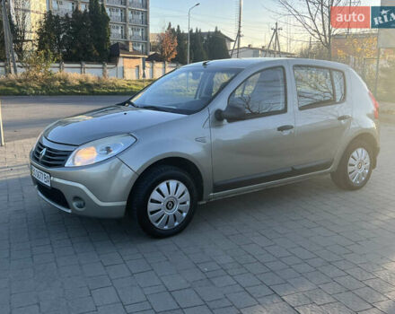 Серый Рено Сандеро, объемом двигателя 1.39 л и пробегом 200 тыс. км за 3900 $, фото 20 на Automoto.ua