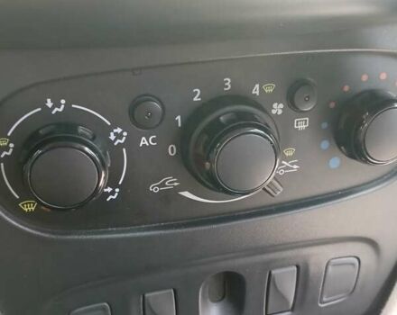 Серый Рено Сандеро, объемом двигателя 1.15 л и пробегом 130 тыс. км за 6800 $, фото 11 на Automoto.ua