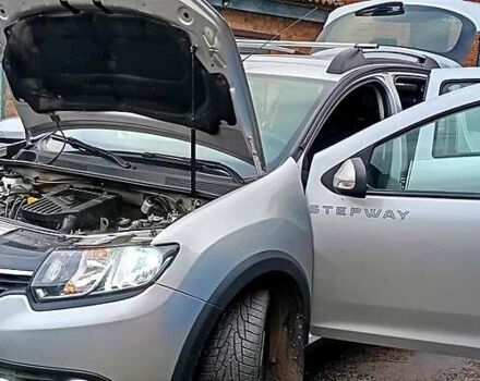 Серый Рено Сандеро, объемом двигателя 1.6 л и пробегом 114 тыс. км за 7850 $, фото 12 на Automoto.ua