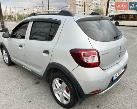 Рено Сандеро 2014 в Запорожье на Automoto.ua Серый Рено Сандеро, объемом двигателя 1.46 л и пробегом 129 тыс. км за 9000 $, фото 26 на Automoto.ua
