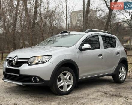 Серый Рено Сандеро, объемом двигателя 1.5 л и пробегом 118 тыс. км за 9499 $, фото 1 на Automoto.ua