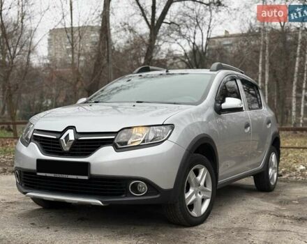 Серый Рено Сандеро, объемом двигателя 1.5 л и пробегом 118 тыс. км за 9499 $, фото 2 на Automoto.ua