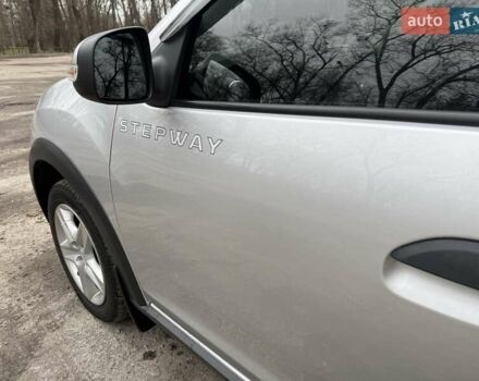 Серый Рено Сандеро, объемом двигателя 1.5 л и пробегом 118 тыс. км за 9499 $, фото 11 на Automoto.ua