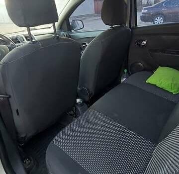 Сірий Рено Сандеро, об'ємом двигуна 1.6 л та пробігом 180 тис. км за 8100 $, фото 8 на Automoto.ua