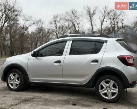 Серый Рено Сандеро, объемом двигателя 1.5 л и пробегом 118 тыс. км за 9499 $, фото 3 на Automoto.ua