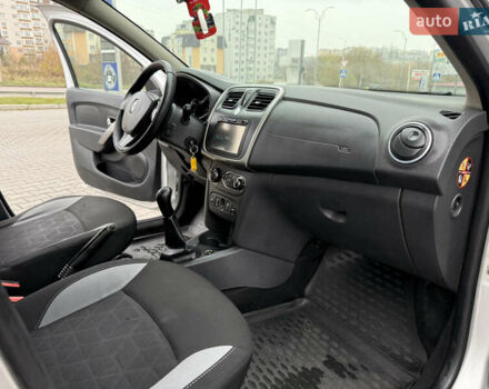 Серый Рено Сандеро, объемом двигателя 1.46 л и пробегом 216 тыс. км за 6499 $, фото 32 на Automoto.ua