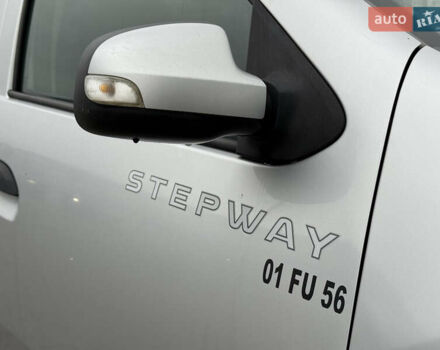 Серый Рено Сандеро, объемом двигателя 1.46 л и пробегом 198 тыс. км за 6599 $, фото 9 на Automoto.ua