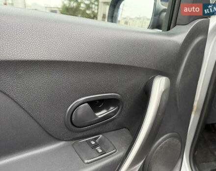 Серый Рено Сандеро, объемом двигателя 1.46 л и пробегом 198 тыс. км за 6599 $, фото 18 на Automoto.ua