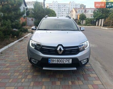 Серый Рено Сандеро, объемом двигателя 0.9 л и пробегом 88 тыс. км за 9400 $, фото 4 на Automoto.ua