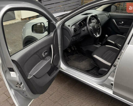 Серый Рено Сандеро, объемом двигателя 1.46 л и пробегом 39 тыс. км за 11800 $, фото 11 на Automoto.ua