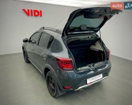 Серый Рено Сандеро, объемом двигателя 1 л и пробегом 58 тыс. км за 10884 $, фото 6 на Automoto.ua