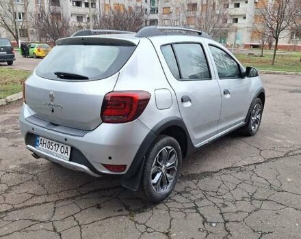 Сірий Рено Сандеро, об'ємом двигуна 0.9 л та пробігом 17 тис. км за 11500 $, фото 3 на Automoto.ua