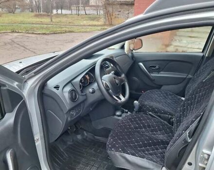 Сірий Рено Сандеро, об'ємом двигуна 0.9 л та пробігом 17 тис. км за 11500 $, фото 8 на Automoto.ua