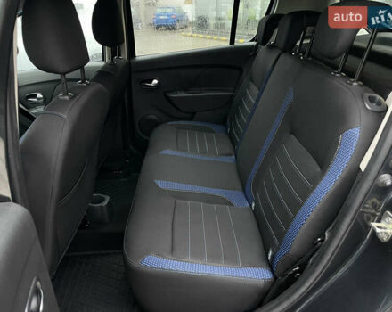 Сірий Рено Сандеро, об'ємом двигуна 0.9 л та пробігом 12 тис. км за 11300 $, фото 9 на Automoto.ua