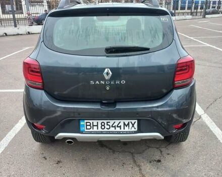 Серый Рено Сандеро, объемом двигателя 0.9 л и пробегом 12 тыс. км за 10400 $, фото 5 на Automoto.ua