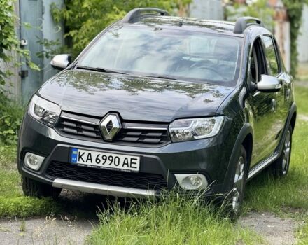 Серый Рено Сандеро, объемом двигателя 0 л и пробегом 7 тыс. км за 12900 $, фото 3 на Automoto.ua