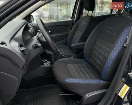 Сірий Рено Сандеро, об'ємом двигуна 0.9 л та пробігом 12 тис. км за 11300 $, фото 19 на Automoto.ua